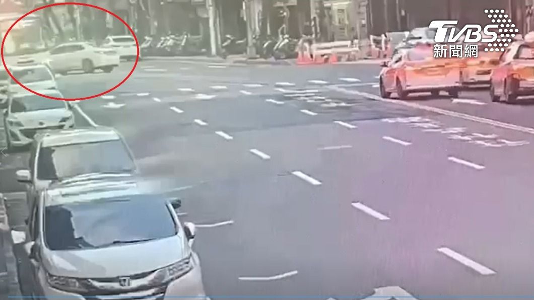酒測值爆表！男酒店喝茫仍上路　剛起步就撞公車　