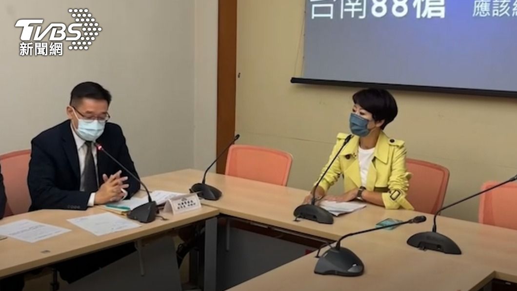 陳亭妃質疑警方資訊不夠透明。(圖/陳亭妃競選辦公室提供)