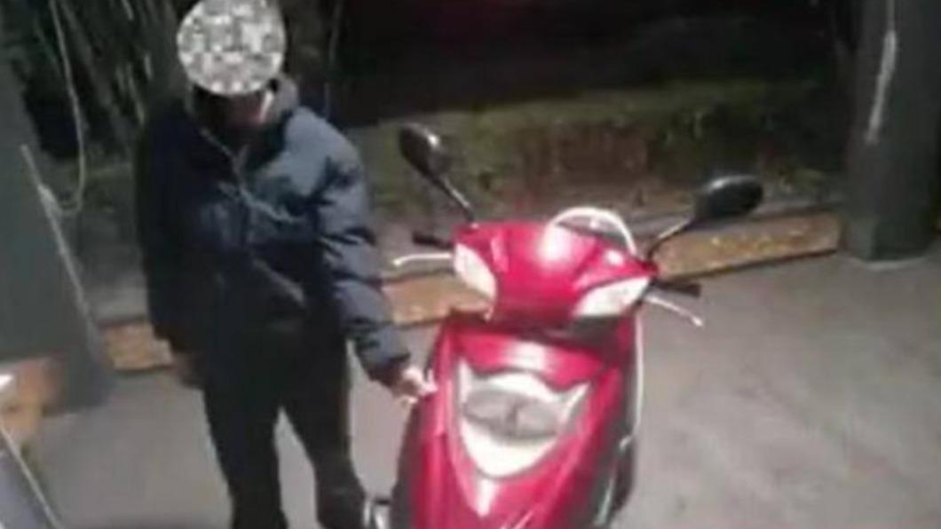 警方依循現場遺留的碎片殘骸將周男緝捕歸案。(圖/翻攝自微博)