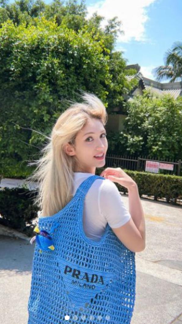 MAMA第一天主持人由SOMI擔任。(圖/翻攝自SOMI IG)