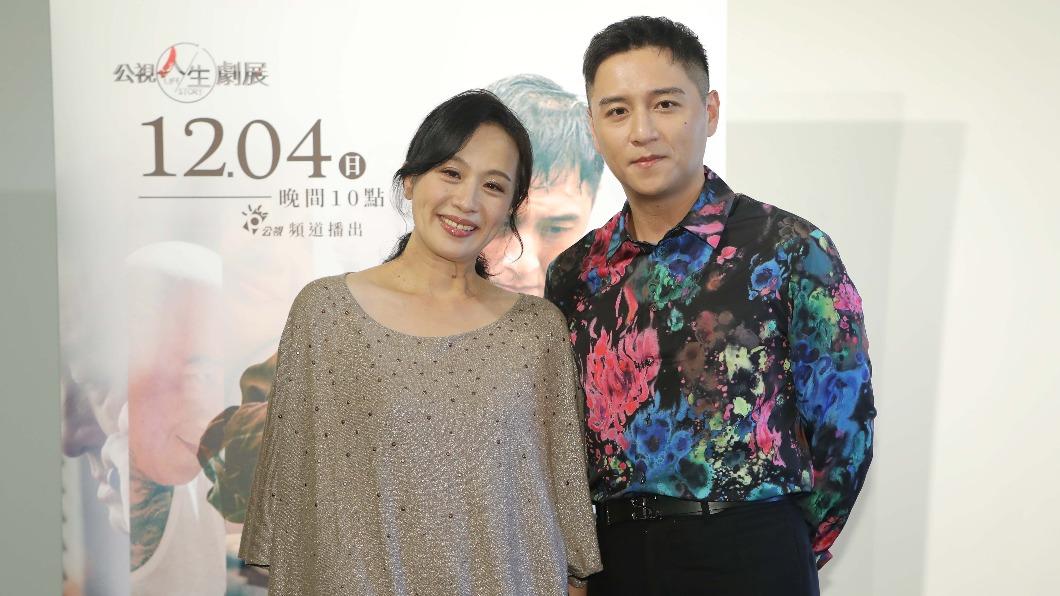 黃采儀(左)與鄭人碩認識10年終於合作。(圖/公視提供)