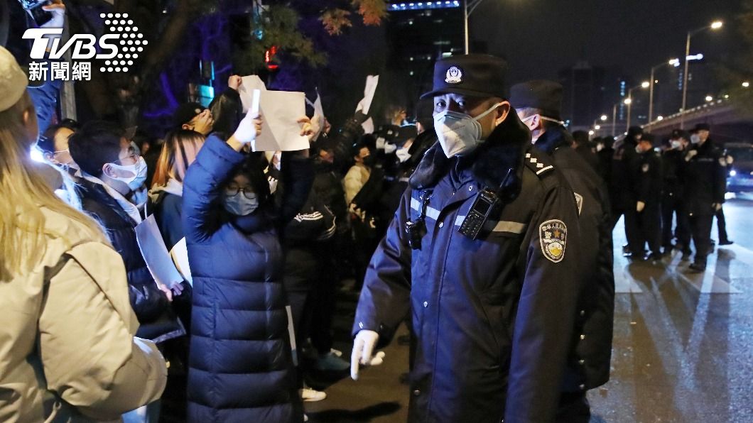 許多民眾在街頭抗議，官方也出動大批警力壓制示威聲浪。（圖／達志影像美聯社）