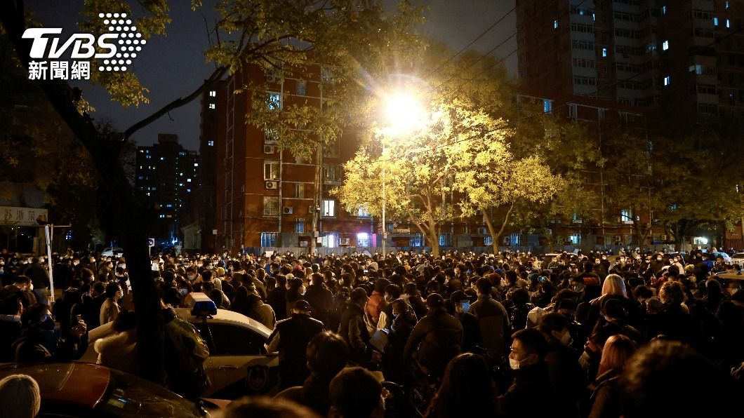 陸爆發反封控抗議潮 學者:清零拖越久民變機率越大