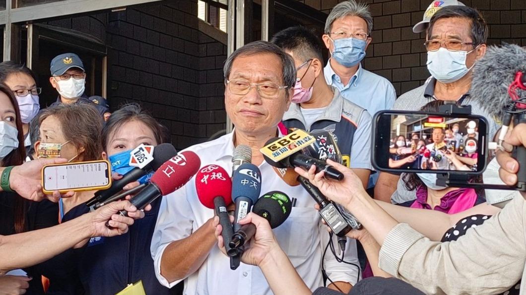 蘇清泉到法院提告。(圖/翻攝蘇清泉臉書)