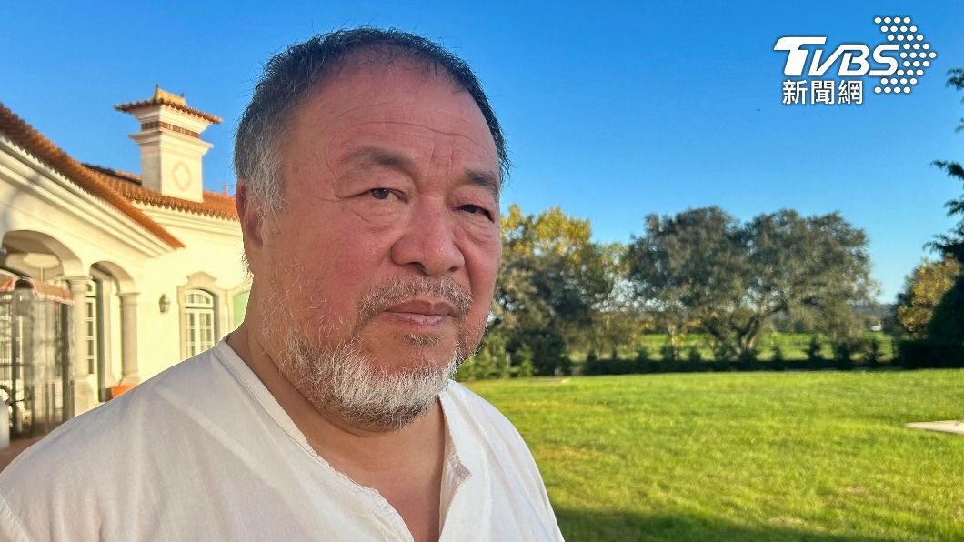 艾未未接受《路透社》訪問指,這場白紙革命將難以撼動中共政府。(圖/達志影像路透社)