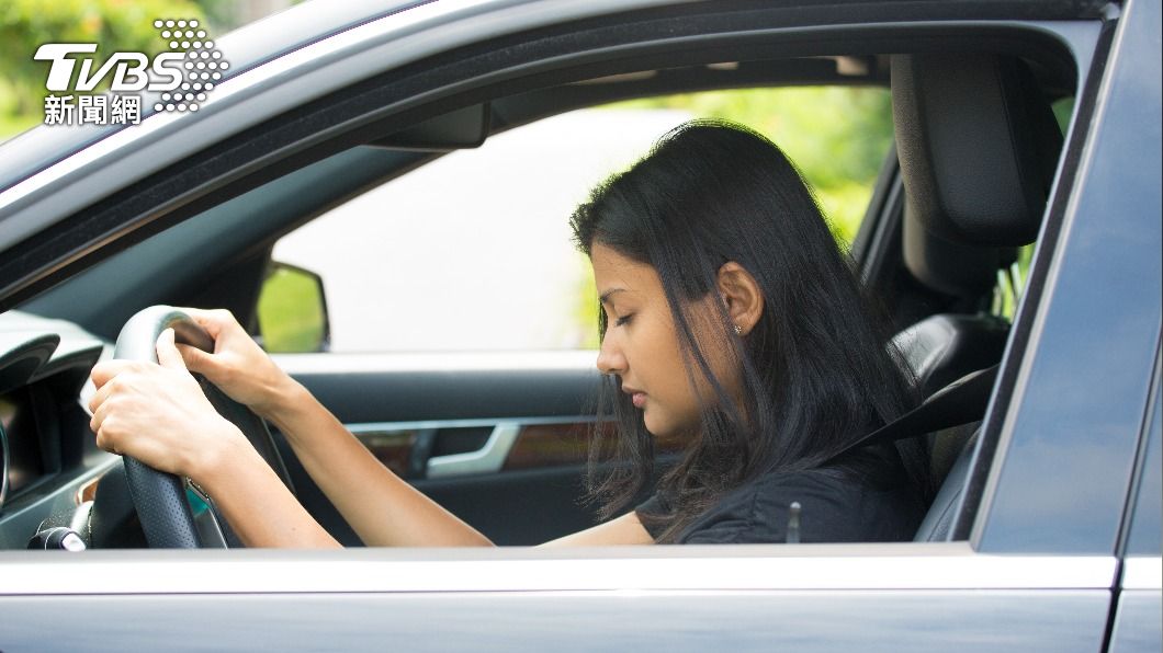 若開車時睡著,後果不堪設想。(示意圖/shutterstock達志影像)