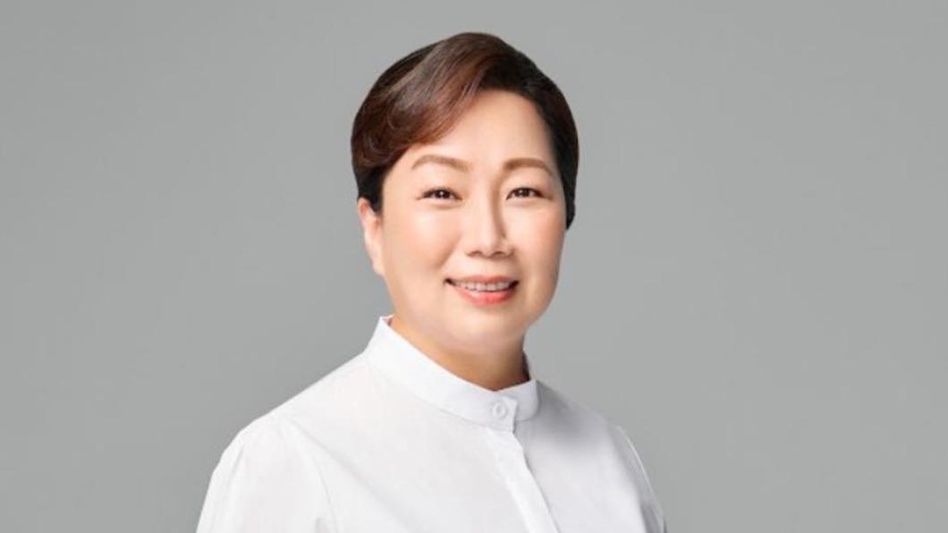 花蓮縣長當選人徐榛蔚狂贏4萬票。(圖/翻攝自徐榛蔚臉書)