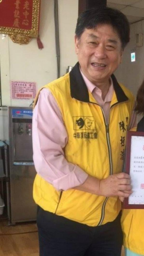 康凱晚年逐漸退居幕後,擔任中華演藝總工會理事長。(圖/翻攝自陳桓浩臉書)