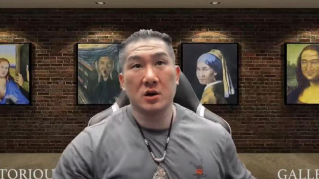 館長在直播中直批槍擊案被壓住、不給辦。（圖／翻攝自館長YouTube）