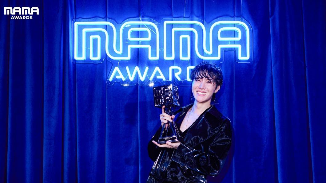 MAMA得獎名單曝！「怪物新人」拿大獎爆哭　BTS成最大贏家