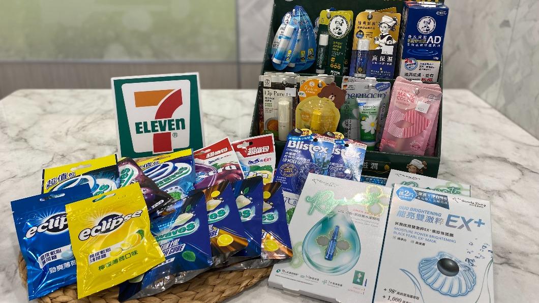 業者推出口香糖、唇膏等商品優惠。(圖/業者提供)