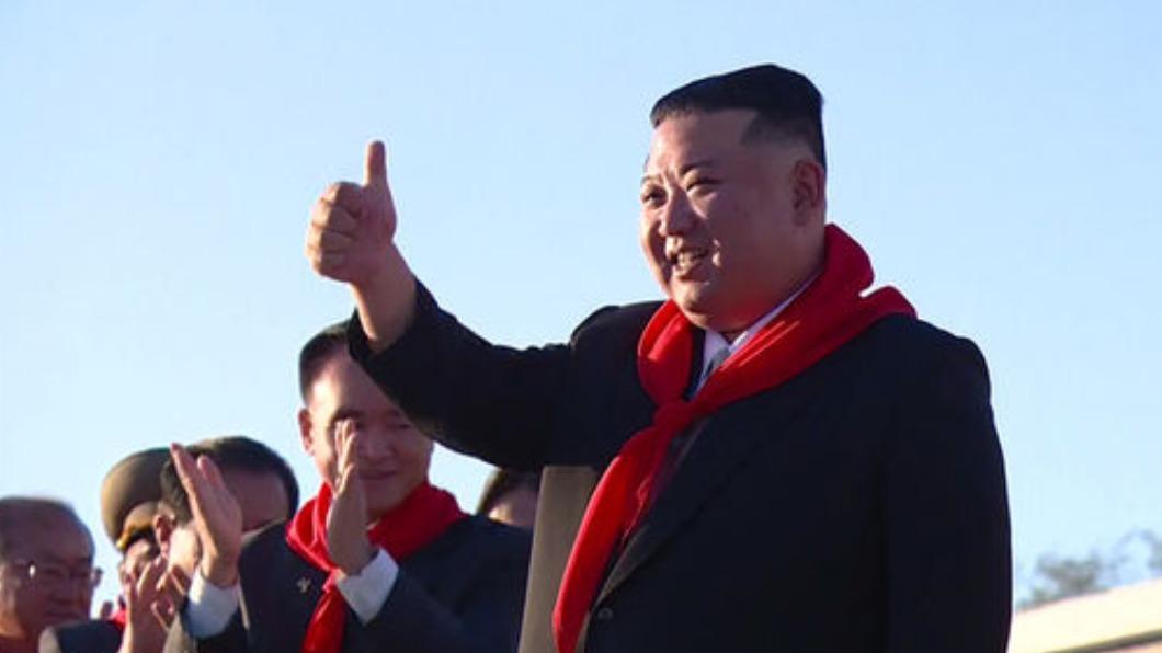 稱大規模「挑釁美韓」有功 金正恩表揚飛行員:人民英雄