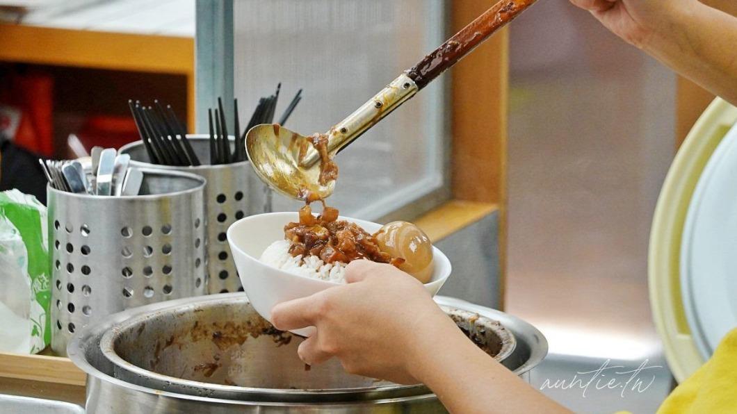只要加購10元就可以吃到魯肉飯。(圖/水晶安蹄不務正業過生活提供)