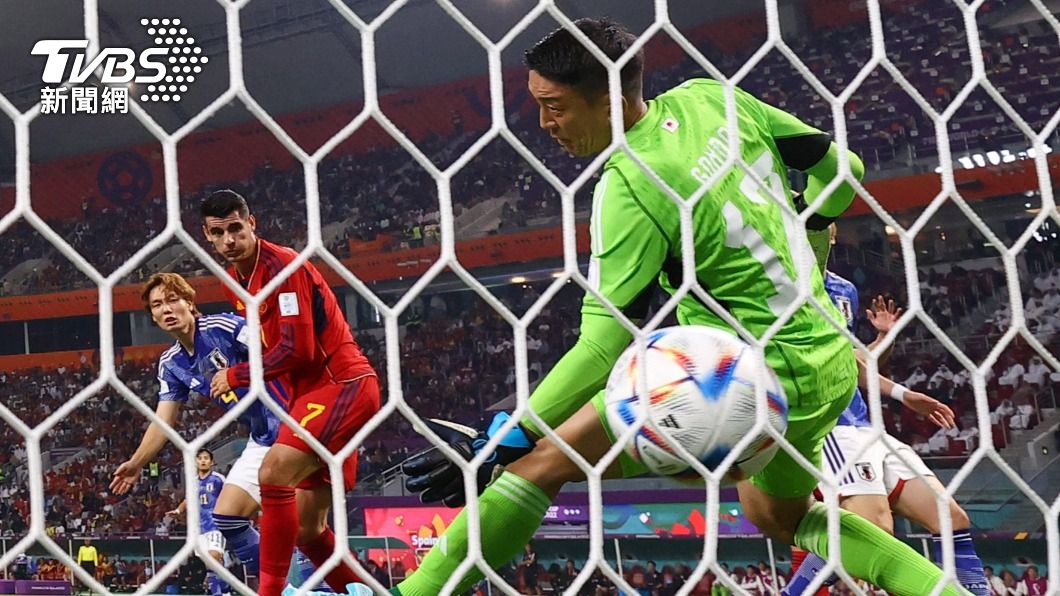 上半場第12分鐘，西班牙前鋒莫拉塔（Alvaro Morata）率先破網踢進１球。（圖／達志影像路透社）