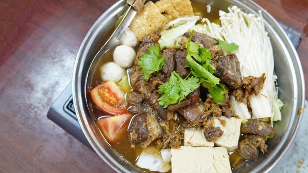 30年的在地老店,主打羊肉爐及多項琳瑯滿目的全羊料理。(圖/SHINYBAN‘s Life / 甩尼班提供)