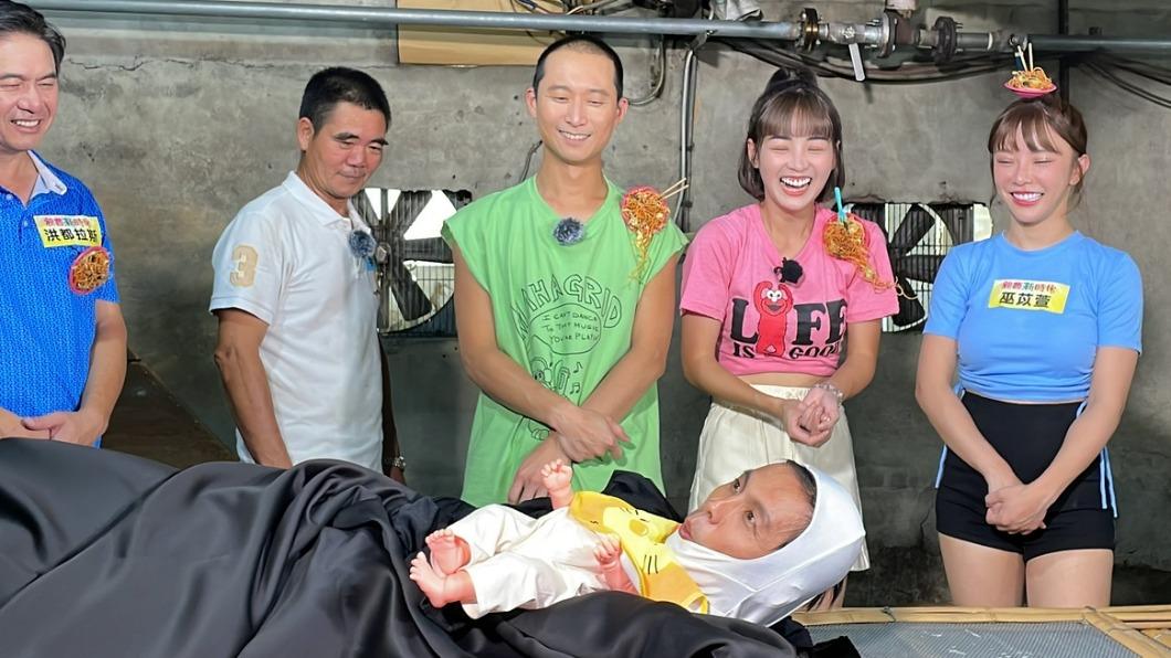 超羞恥! 阿翔公然吵要「喝奶奶」 浩子掀起上衣親自哺乳