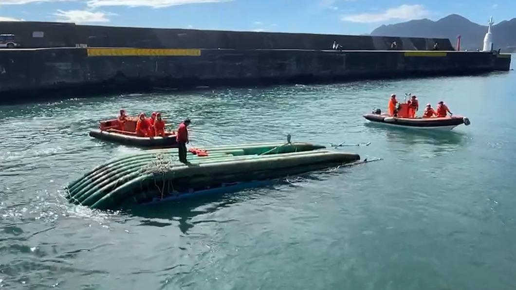 捕鬼頭刀豐收返航 遇瘋狗浪翻船人員平安