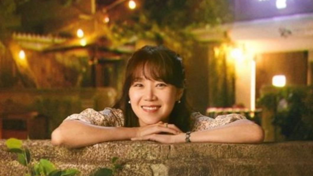 《山茶花開時》是一名單親媽媽經營居酒屋的故事。（圖／翻攝自 tvn_dramaIG）