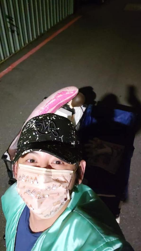 黃子佼從早忙到晚。（圖／翻攝自黃子佼臉書）