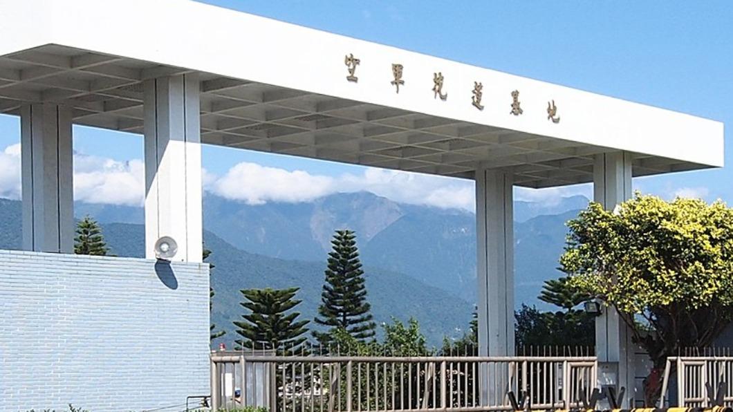 清槍預備?爆逼下屬「幫班長咬」 空軍士官超慌:開玩笑
