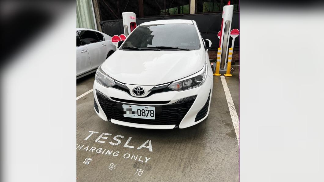 剛好該台車牌號後方的阿拉伯數字為「0878」。(圖/翻攝自爆料公社臉書)