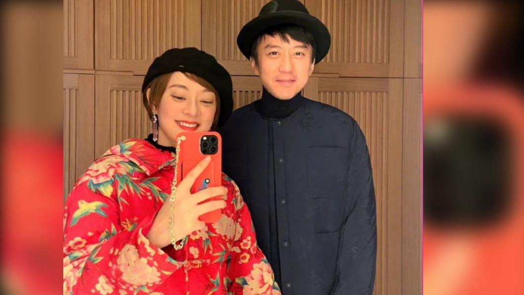 超大咖明星夫妻低調現身！　出席女兒表演舉手機狂拍