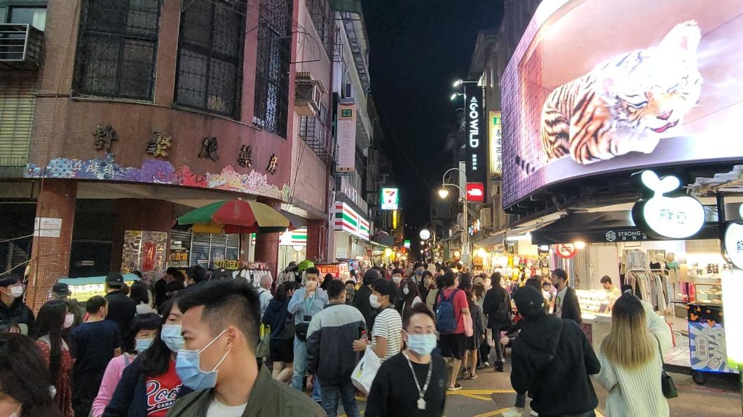 士林夜市復活!「被推著走」人潮畫面曝 網點回流1關鍵