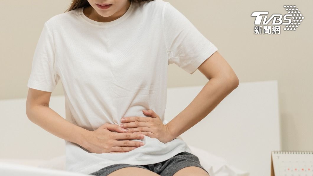 腹部如疼痛腫脹不可輕忽。（示意圖／shutterstock達志影像）