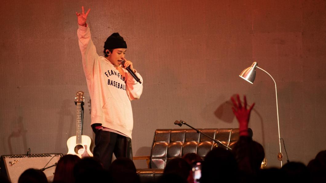 黃號將開始準備人生首次的跨年演出。(圖/大步娛樂提供)