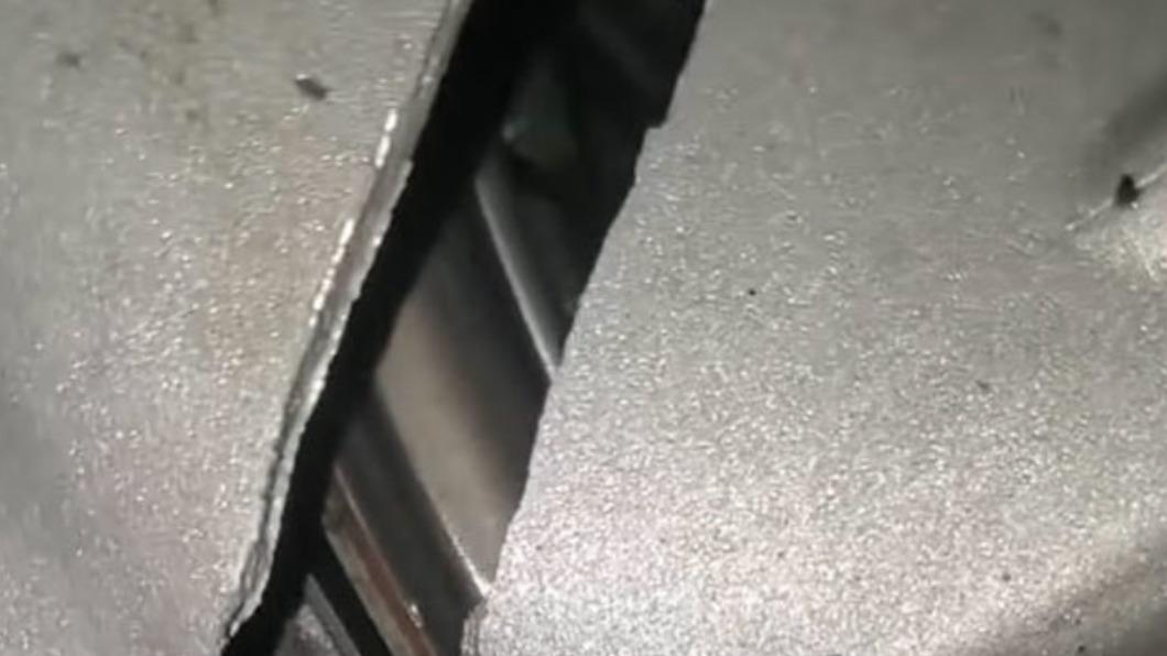 引擎跟變速箱必須要完全換新,沒有維修的可能。