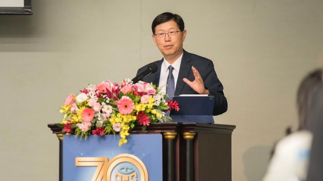 鴻海董事長曝「台灣電動車困境」 最缺整車人才、使用環境