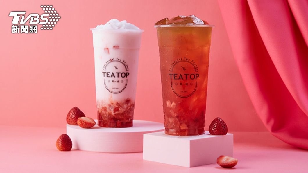 連鎖飲料TEA TOP推出的聖誕草莓季活動。(圖/TEATOP提供)