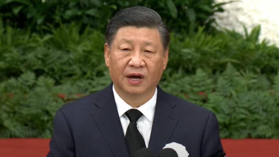 大陸國家主席習近平上台致悼詞,在總結江澤民功績時罕見提到「八九學運」。(圖/翻攝自《央視》)