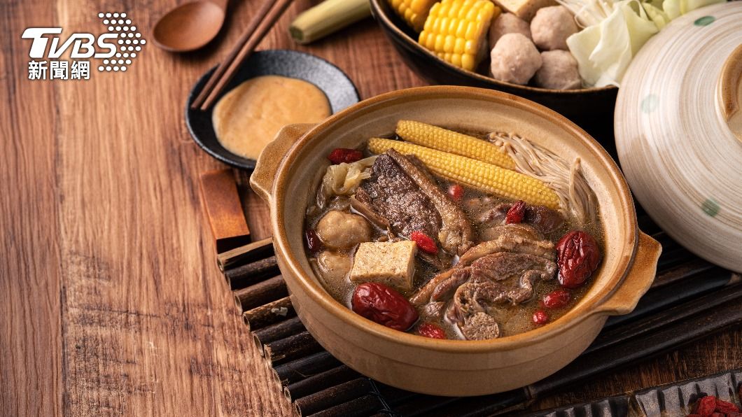 冬天適合偶爾吃些進補食品驅寒。(示意圖/Shutterstock達志影像)