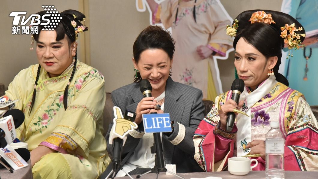 陳亞蘭(中)被白雲、郭子乾逗樂。(圖/梁恩誌攝)