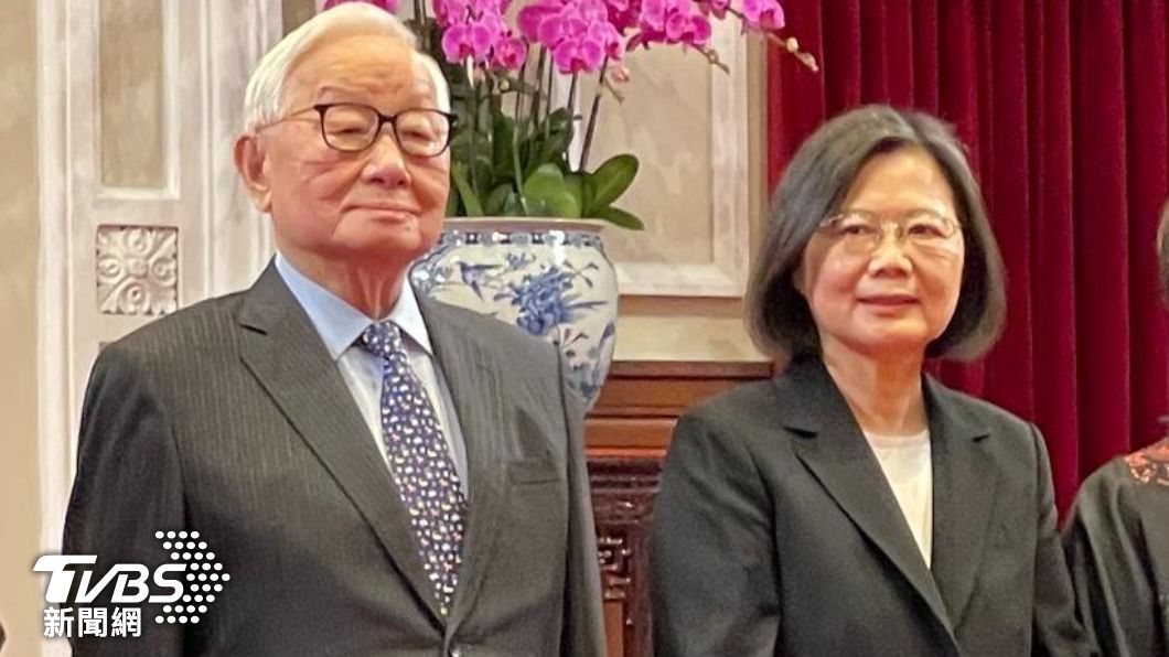 台積電創辦人張忠謀5度代表總統蔡英文出席APEC。(圖/TVBS資料畫面)