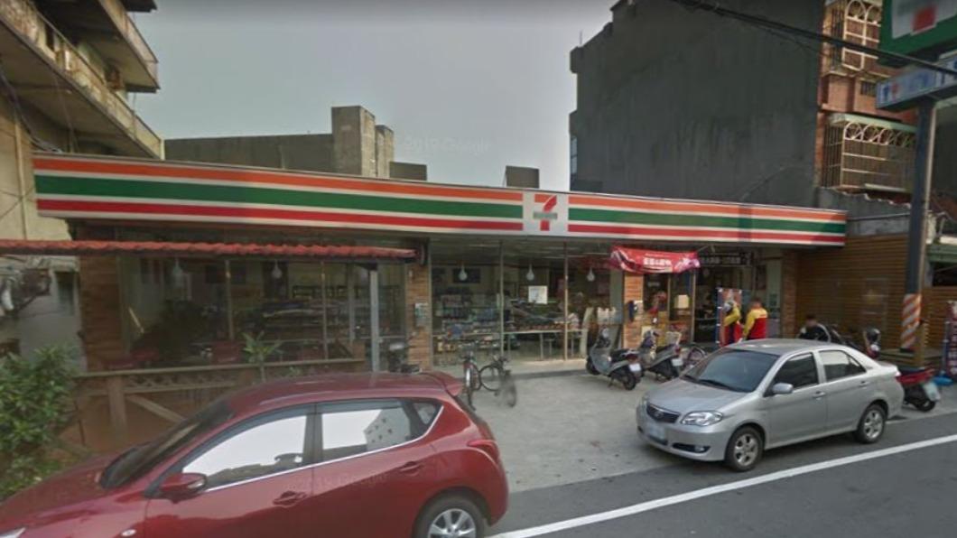 全里只剩下這間小7撐著。(圖/翻攝自Google maps)