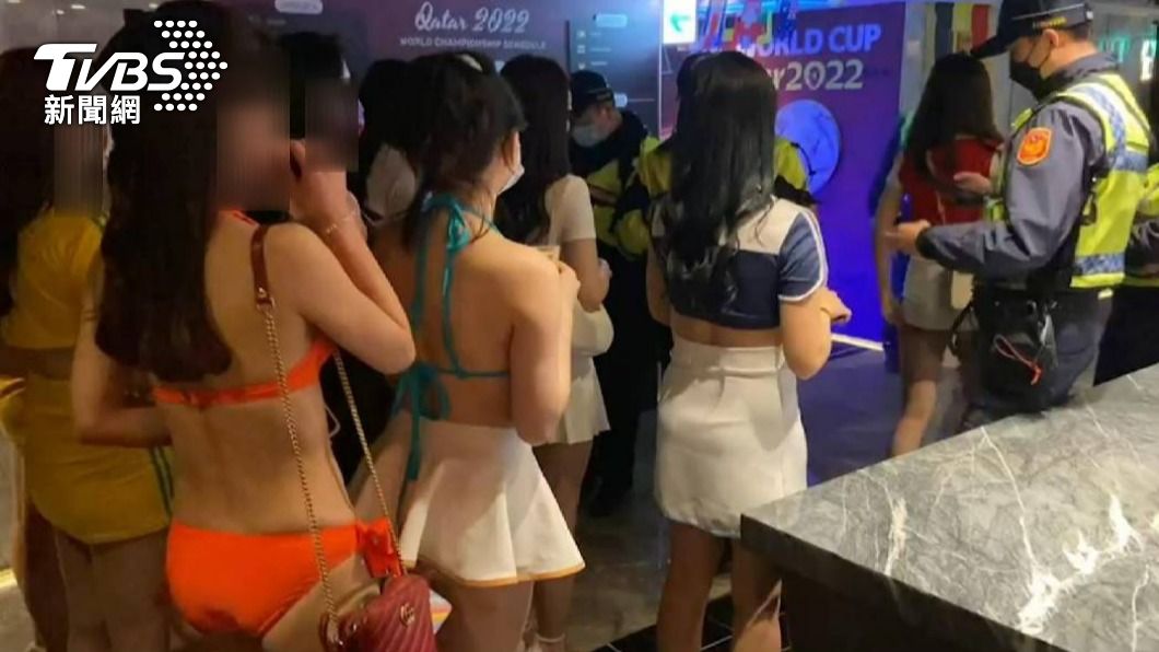 警方到場臨檢。(圖/TVBS)