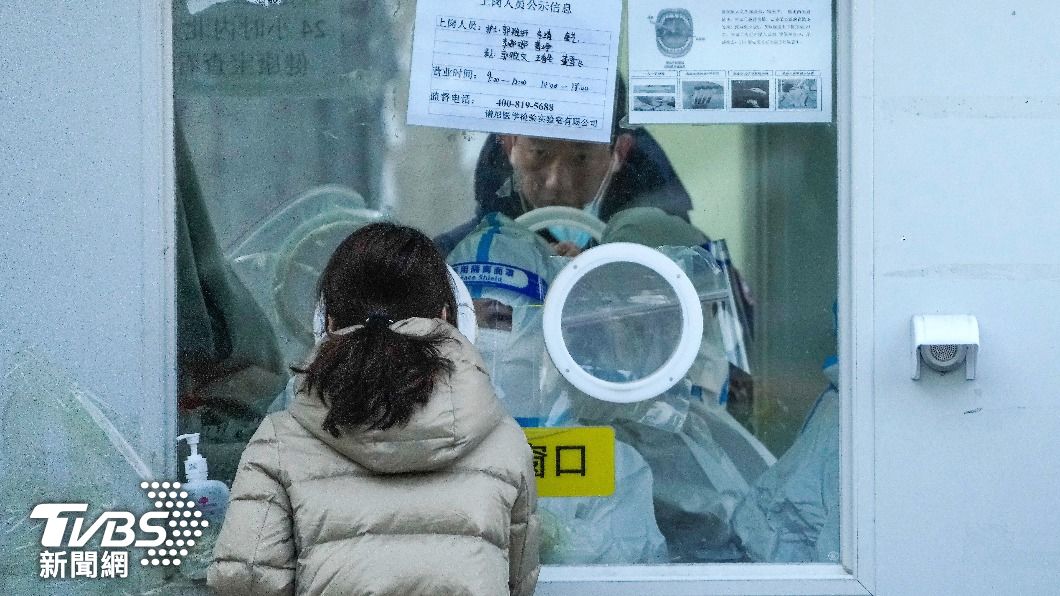 大陸國務院下令,未來不再依照行政區進行大規模核酸檢測。(圖/達志影像美聯社)