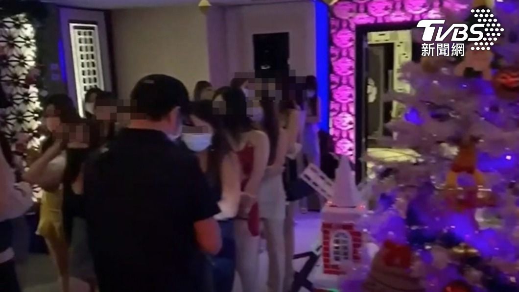 部分酒店走耶誕風。(圖/TVBS)