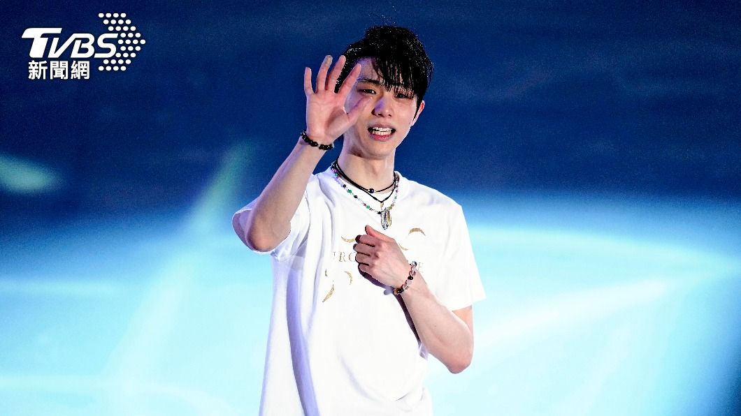 羽生結弦在5日的公演上向粉絲們打招呼。（圖／達志影像美聯社）
