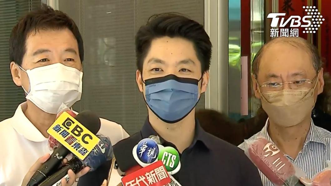國民黨台北市議員陳永德(右一)此次雖未爭取連任,傳出將接掌台北市政府民政局長一職。(圖/TVBS)