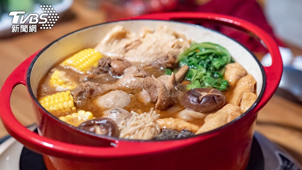 食用麻油雞、薑母鴨不過量。(示意圖/Shutterstock達志影像)