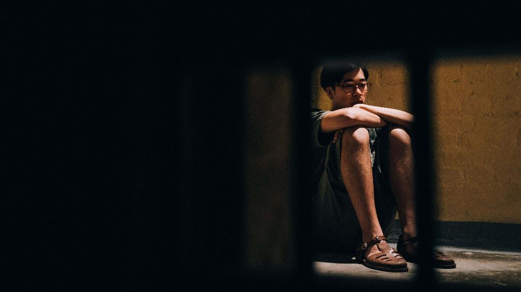 學生抗議者譚鈞朗,現因暴動罪正在監獄服刑3年3個月。(圖/光年映畫提供)