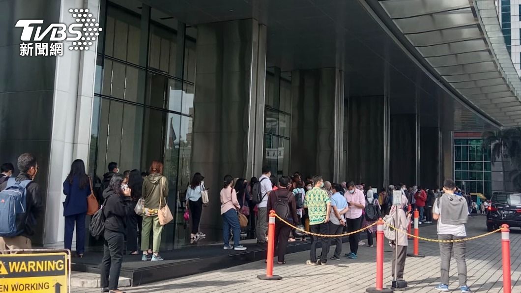 印尼西爪哇規模5.8強震 雅加達大樓搖晃民眾撤離