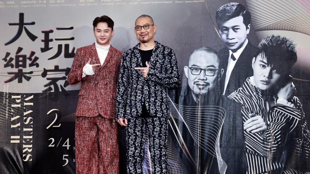 許富凱(左)和指揮大師簡文彬今天是第2次碰面,2人對演出充滿期待。(圖/衛武營國家藝術文化中心提供)
