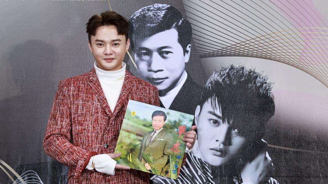 許富凱從小聽台語大前輩洪一峰的歌長大,更因此答應音樂會演出。(圖/衛武營國家藝術文化中心提供)
