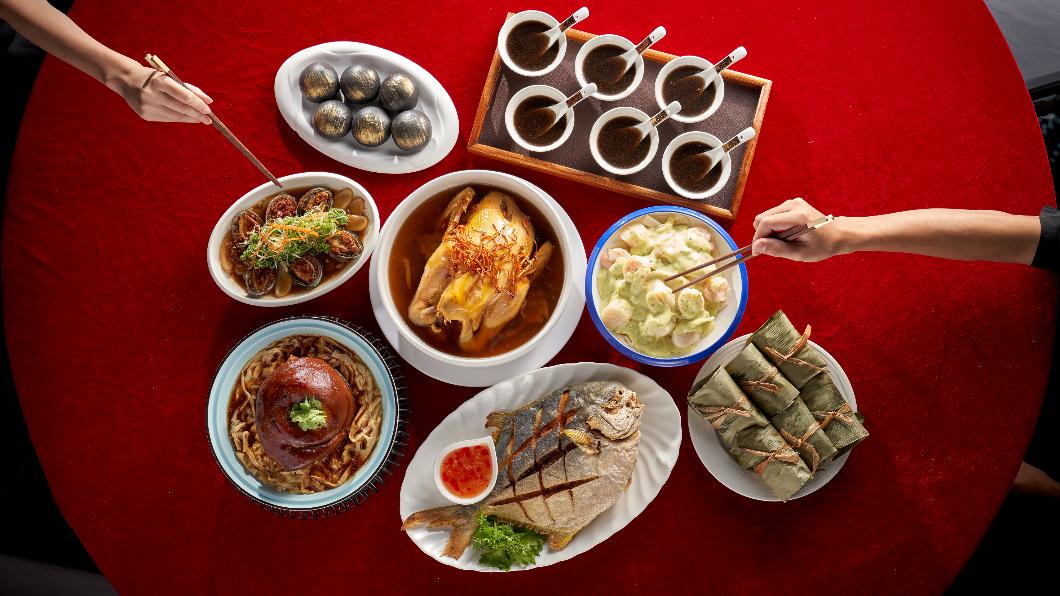 桃園金牌好店川門子3,980元吃得到高檔黃金鯧與鮑魚。（圖／業者提供）