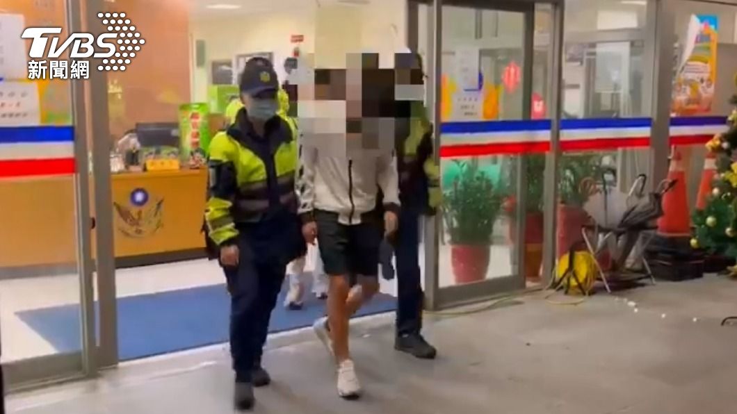 警方將人移送。（圖／TVBS）