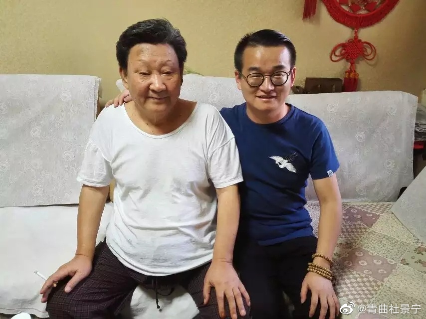 相聲演員楊志剛離世,徒孫景寧在微博發文哀悼。(圖/翻攝景寧微博)